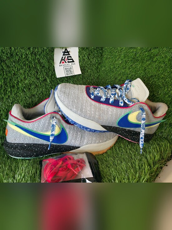 Nike Lebron 20 nike lifer. size 13 with box. basketball shoes. extra laces. main image 4